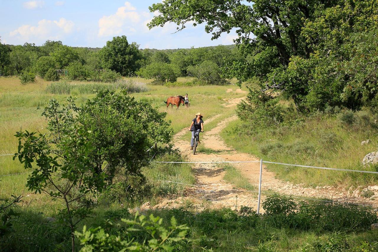 Mas Des Claparedes Montoulieu  Kültér fotó